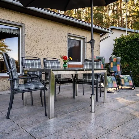 Haus Am Mit Wassergrundstueck Prázdninový dům Lärz