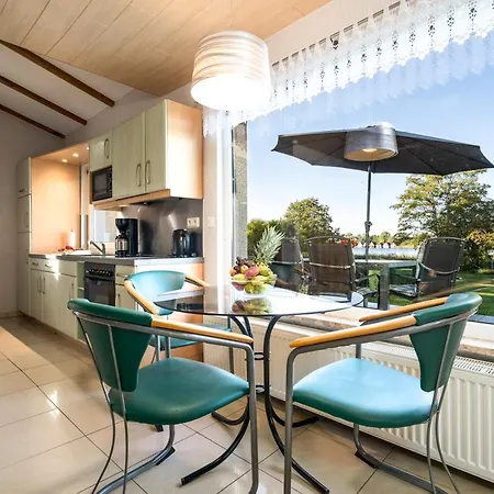 Haus Am Mit Wassergrundstueck Prázdninový dům *